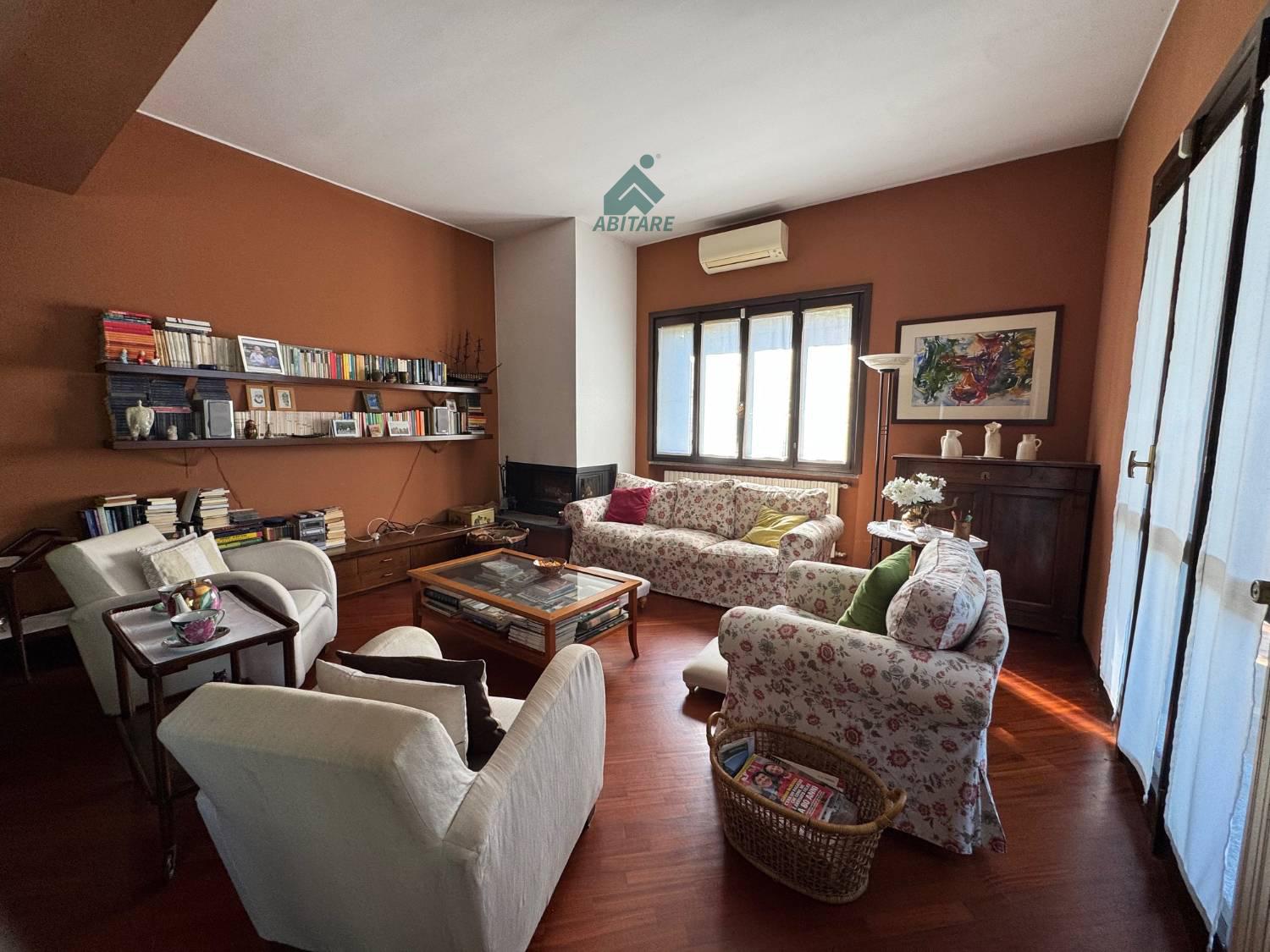 Casa indipendente in vendita a Lainate