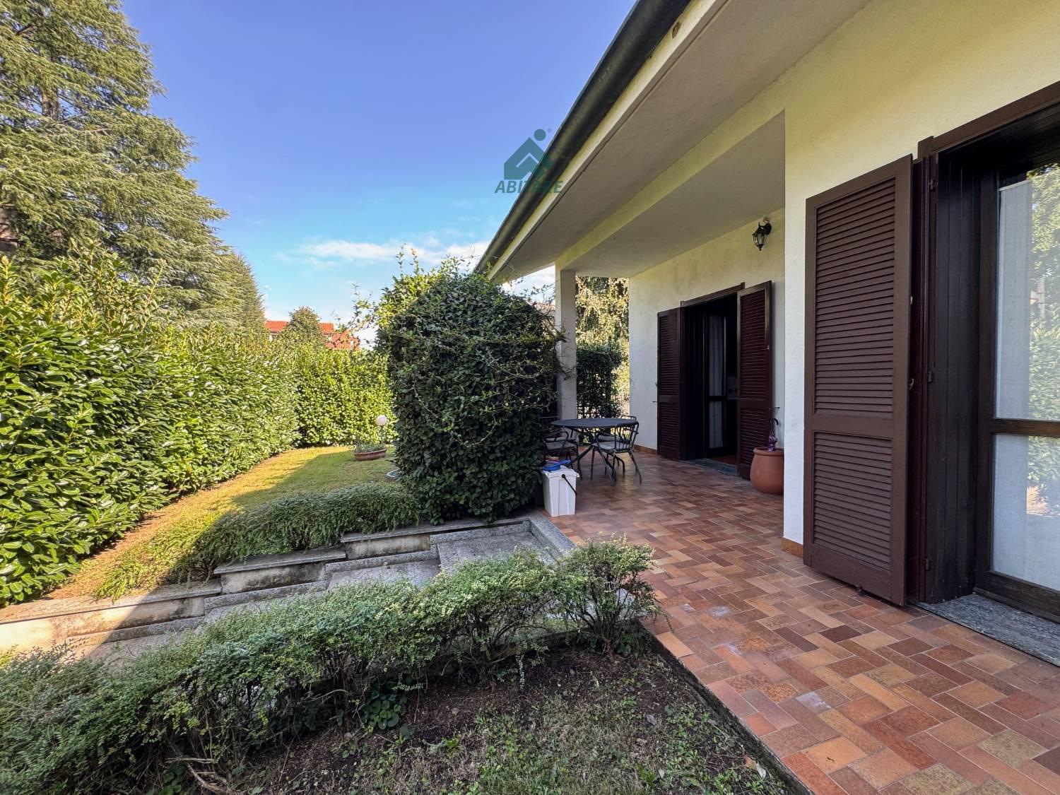 Casa indipendente in vendita a Lainate