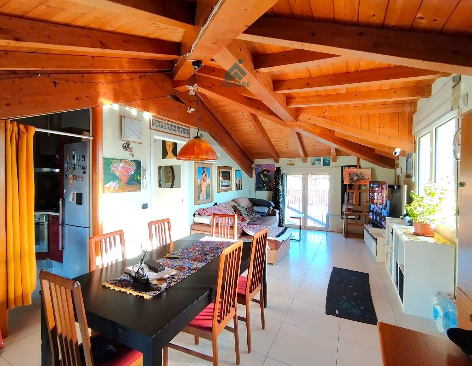 Attico ristrutturato a Cesano Maderno