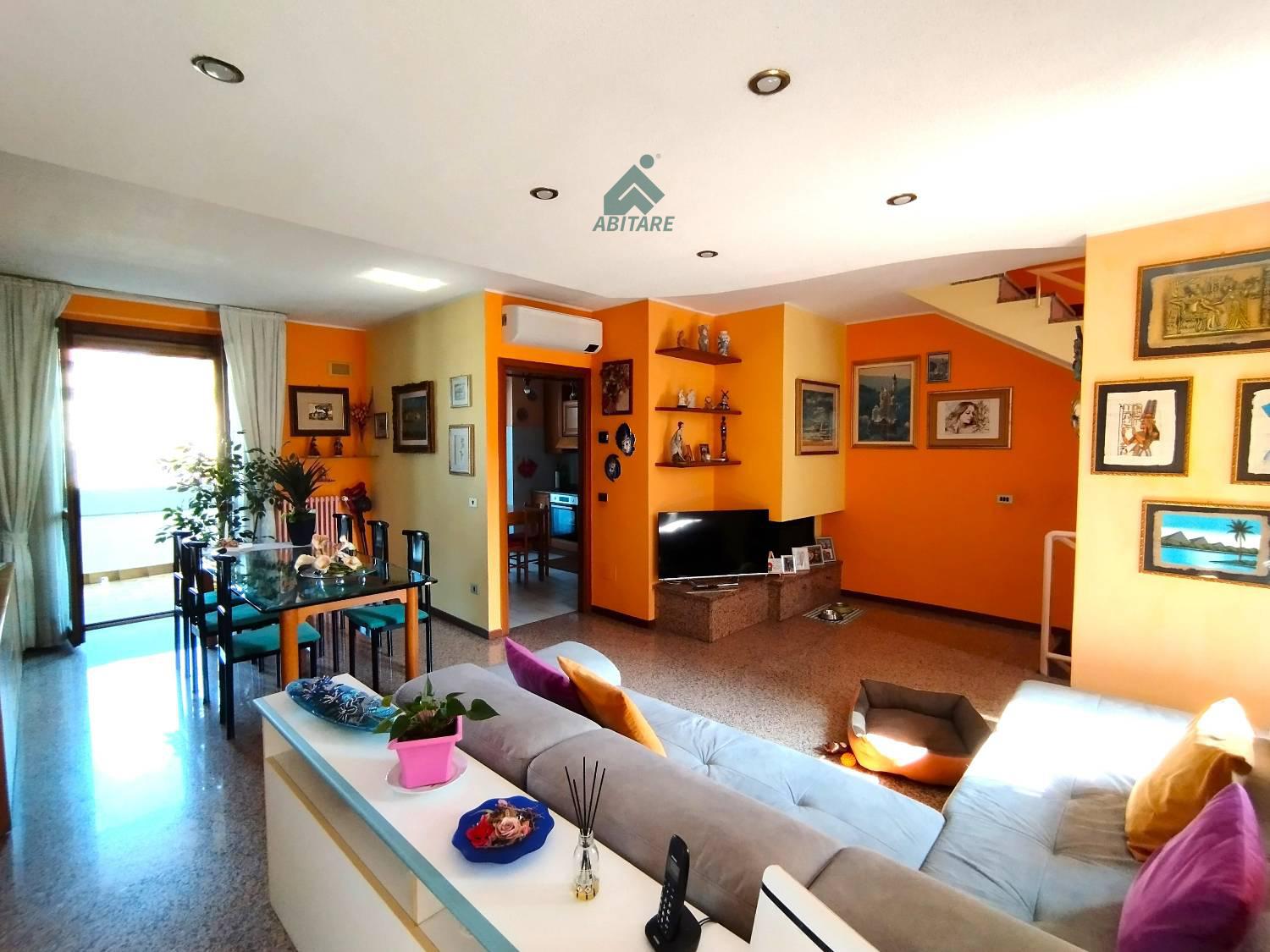 Villa con giardino a Vanzago