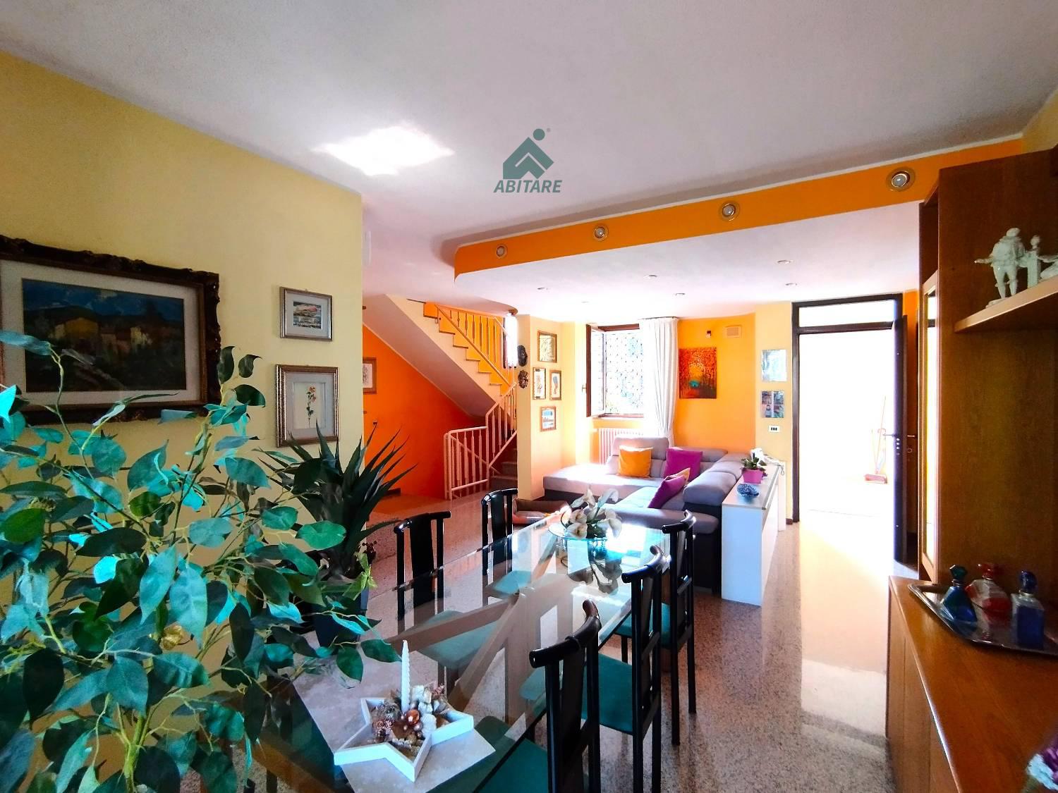 Villa con giardino a Vanzago