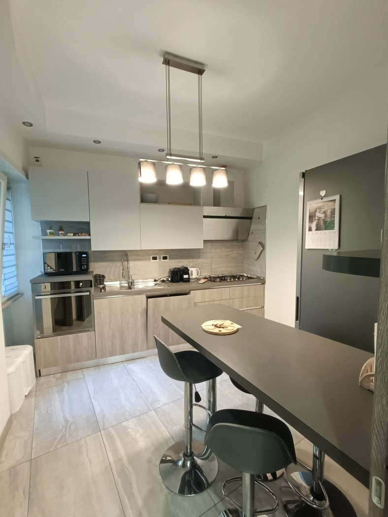 Trilocale arredato in affitto a Roma