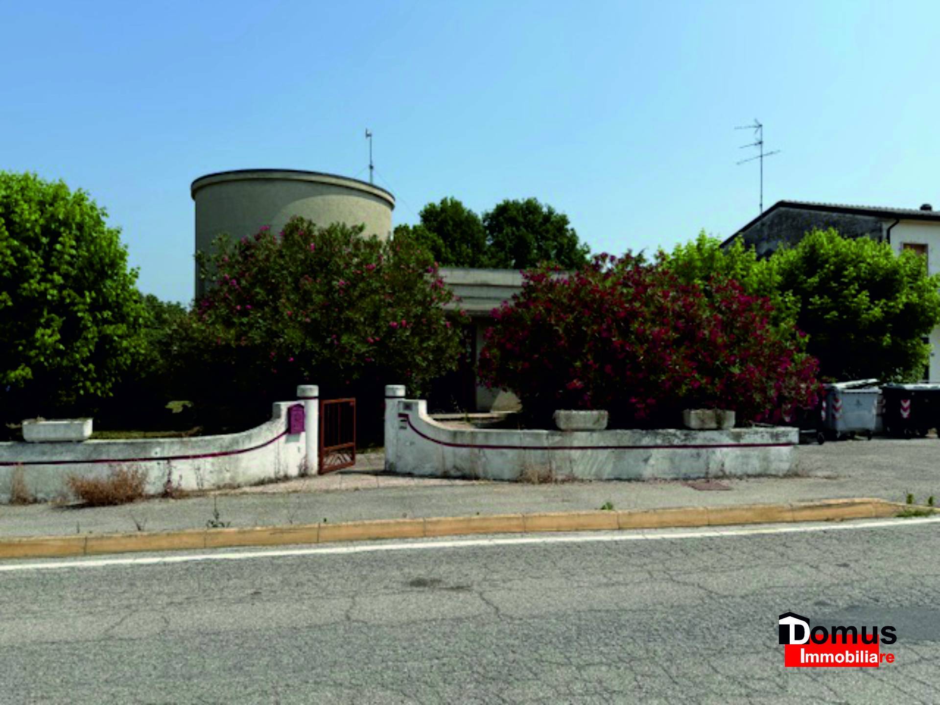 Capannone in vendita a Voghiera, Montesanto