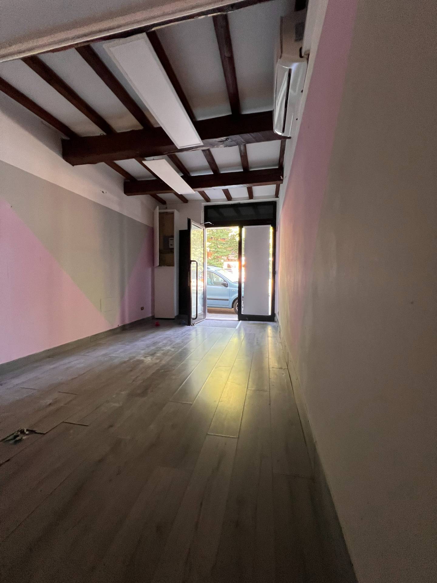 Negozio in affitto a Ferrara, Centro storico