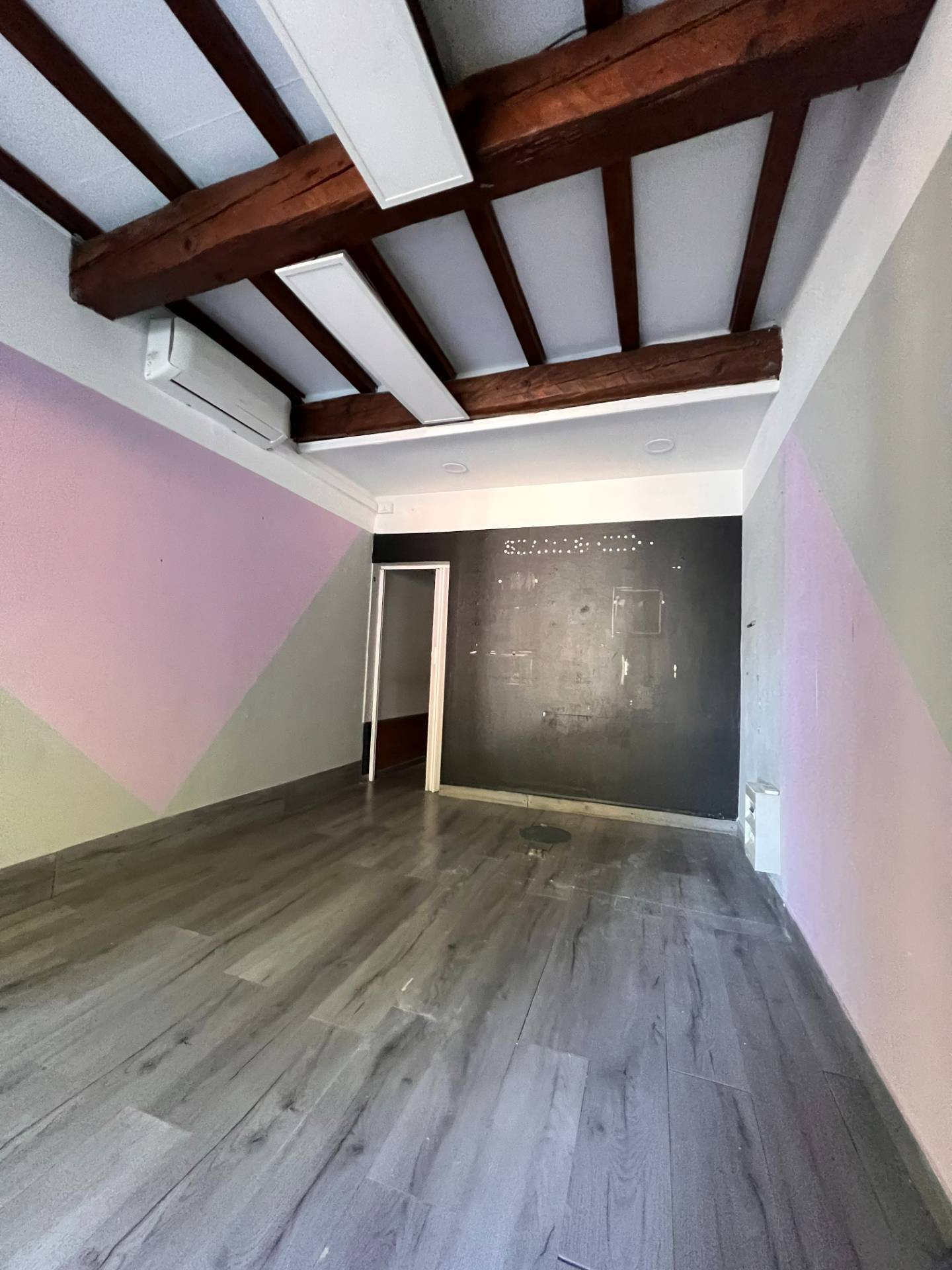 Negozio in affitto a Ferrara, Centro storico