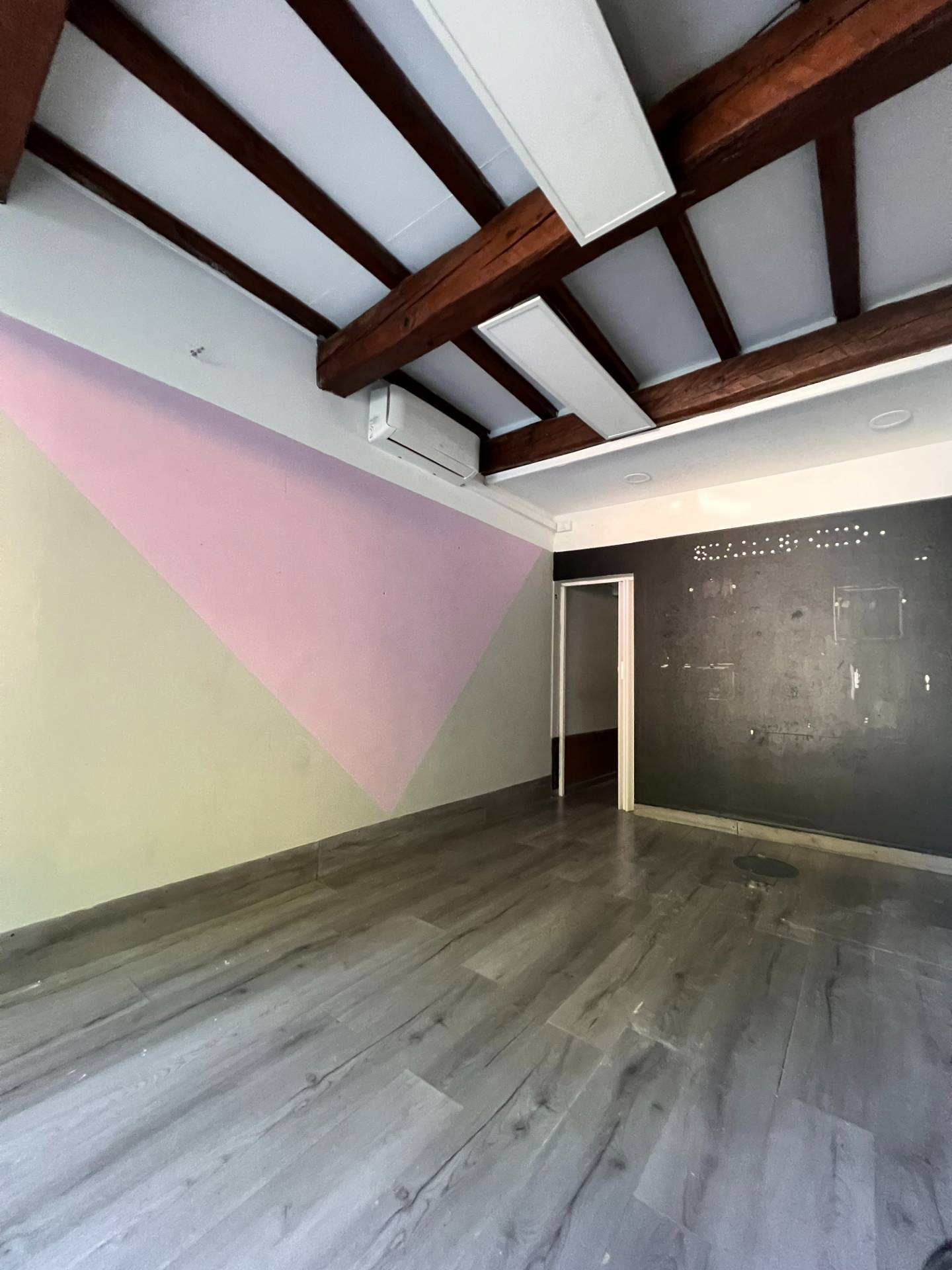 Negozio in affitto a Ferrara, Centro storico