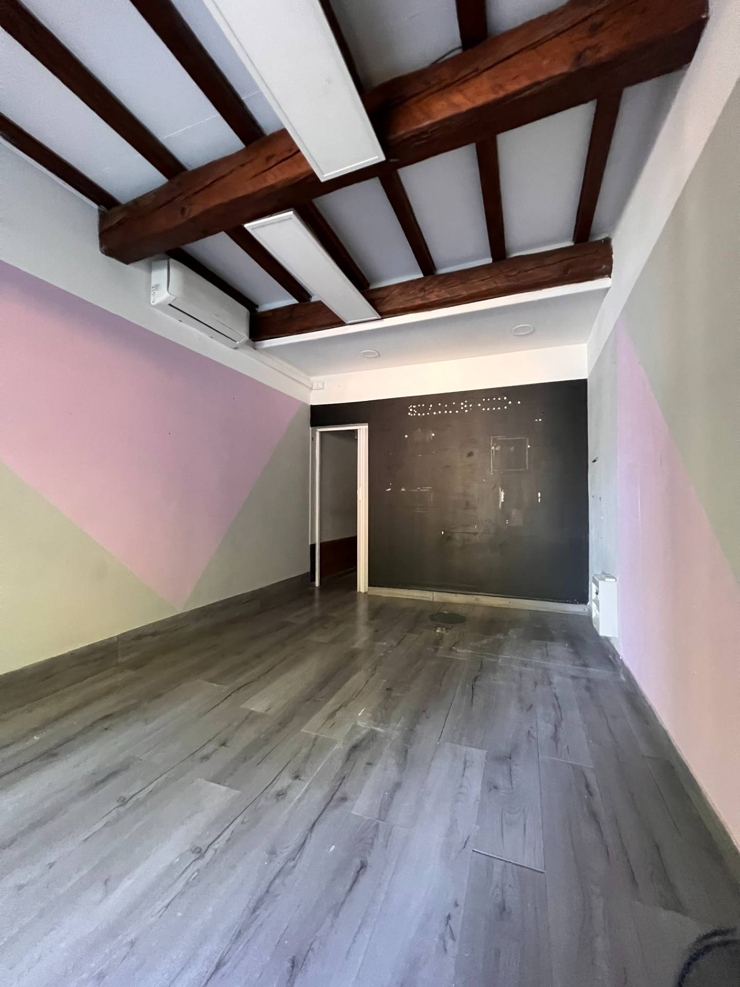 Negozio in affitto a Ferrara, Centro storico