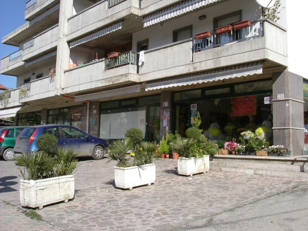 Locale commerciale in vendita a Spinetoli