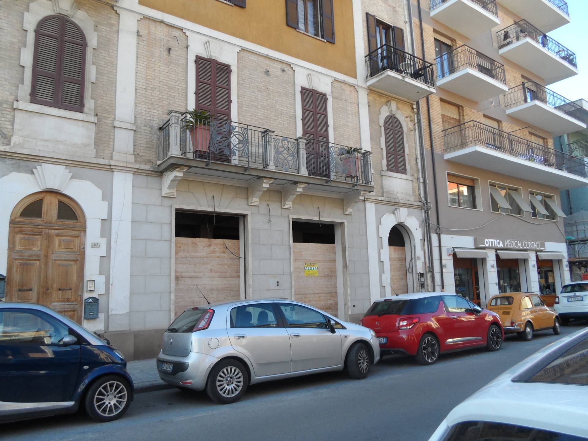 Locale commerciale in affitto, San Benedetto del Tronto centro