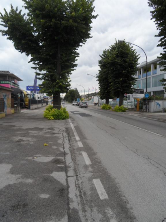 Locale commerciale in affitto a San Benedetto del Tronto, Strada Statale 16