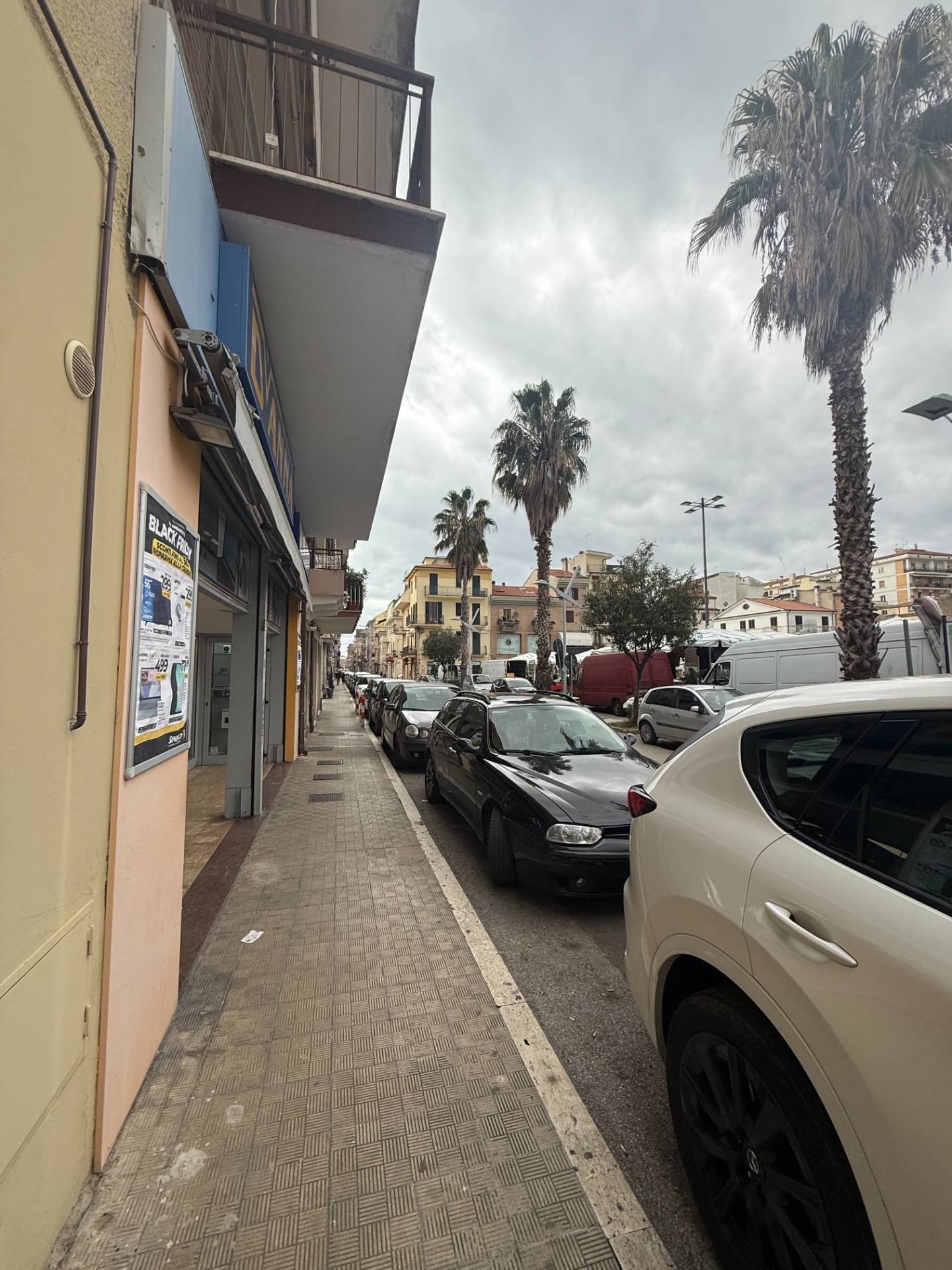 Locale commerciale in affitto a San Benedetto del Tronto, Centro