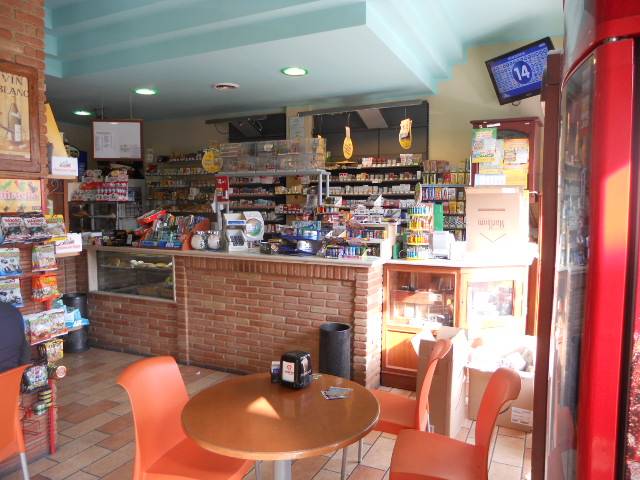 Bar - Tabacchi in vendita a Martinsicuro, Villa Rosa