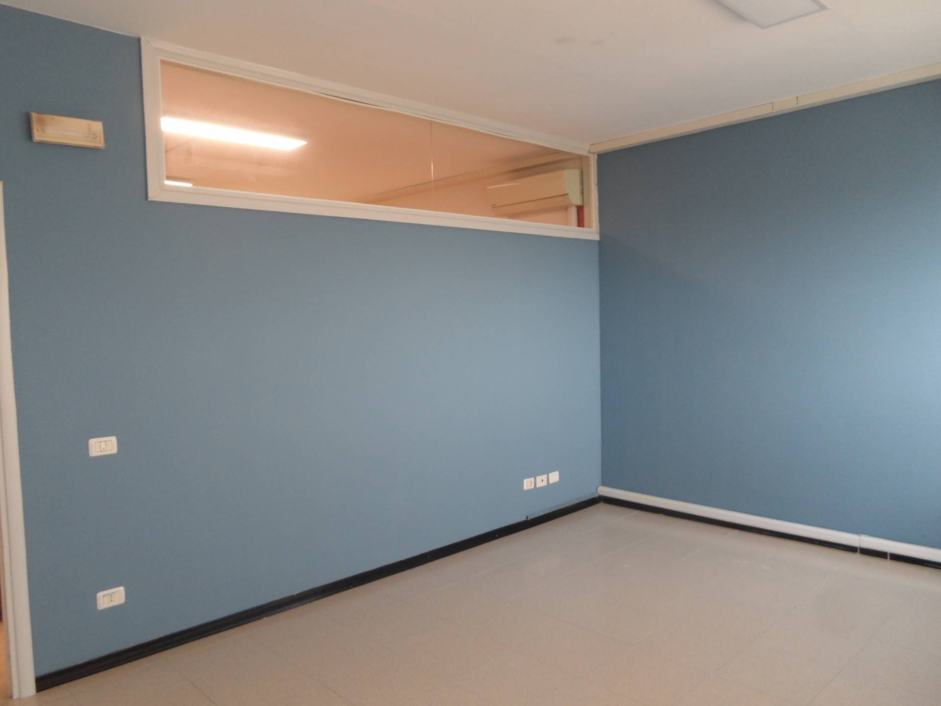 Studio/Ufficio in affitto a San Benedetto del Tronto, Porto d'Ascoli