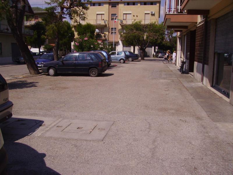 Locale commerciale in vendita a San Benedetto del Tronto, Porto d'Ascoli mare