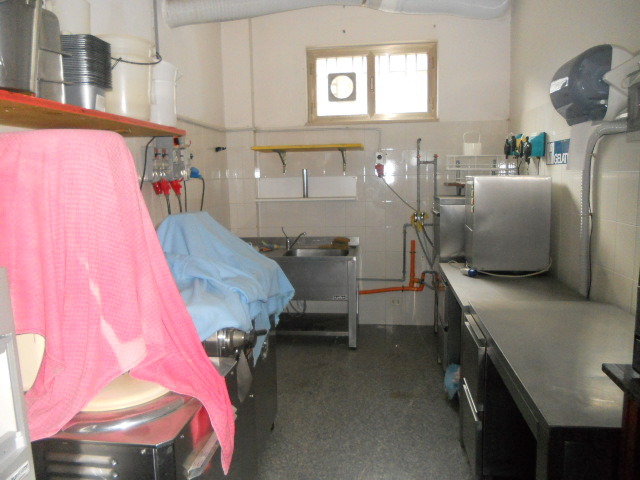 Locale commerciale in vendita a Martinsicuro, Villa Rosa