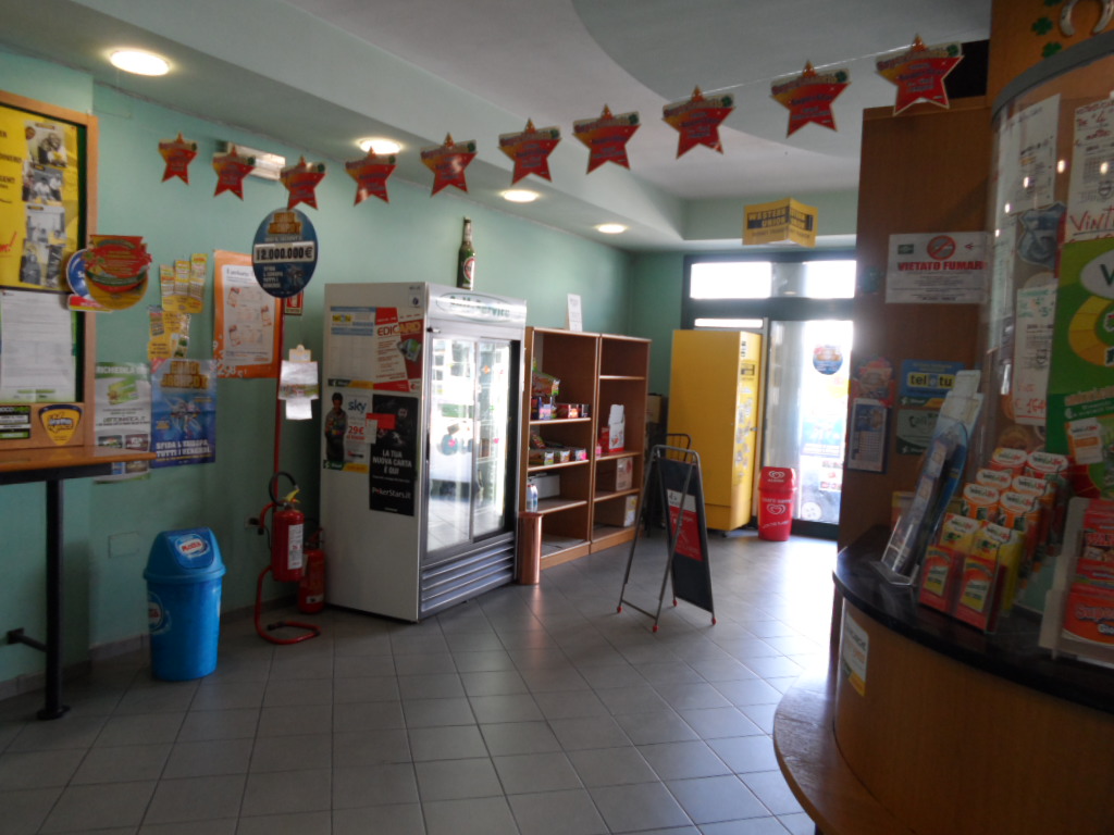 Tabaccheria e giochi in vendita a Martinsicuro, Centro