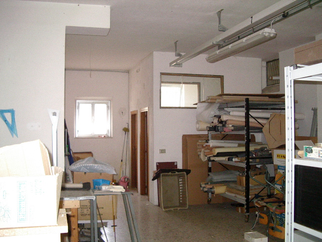 Locale artigianale in affitto a Colonnella