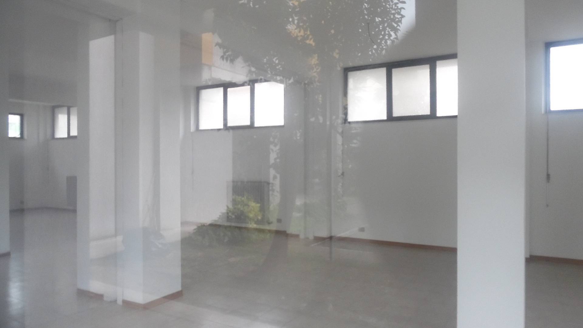 Locale artigianale in vendita a Monteprandone, Centobuchi