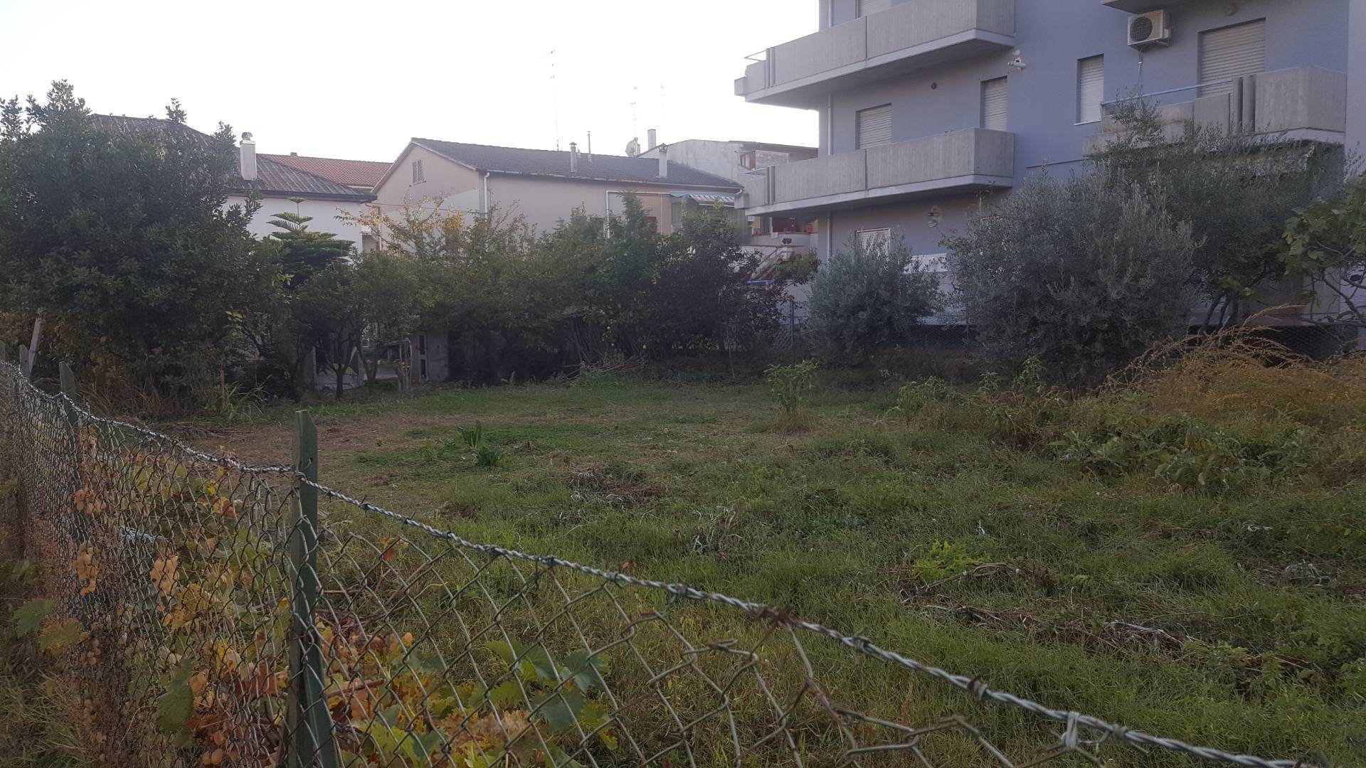 Terreno edificabile in vendita a Martinsicuro, Villa Rosa