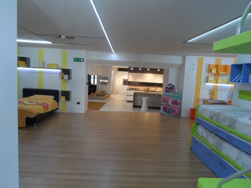 Locale commerciale in vendita a San Benedetto del Tronto, Strada Statale 16