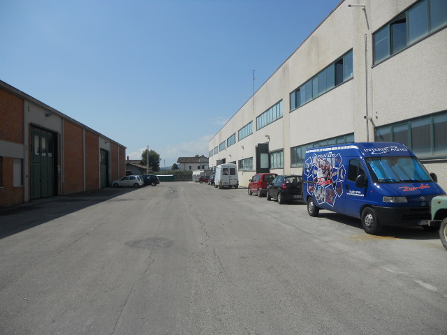 Capannone in vendita a Martinsicuro, Residenziale