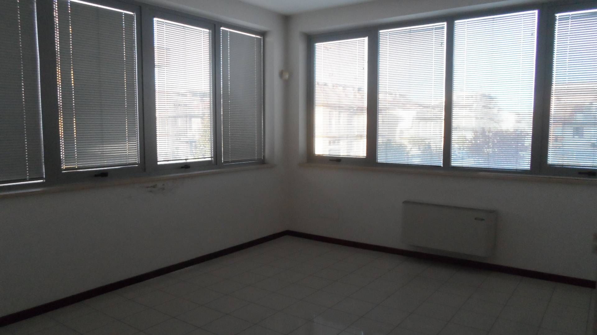 Locale commerciale in vendita a San Benedetto del Tronto, Porto d'Ascoli