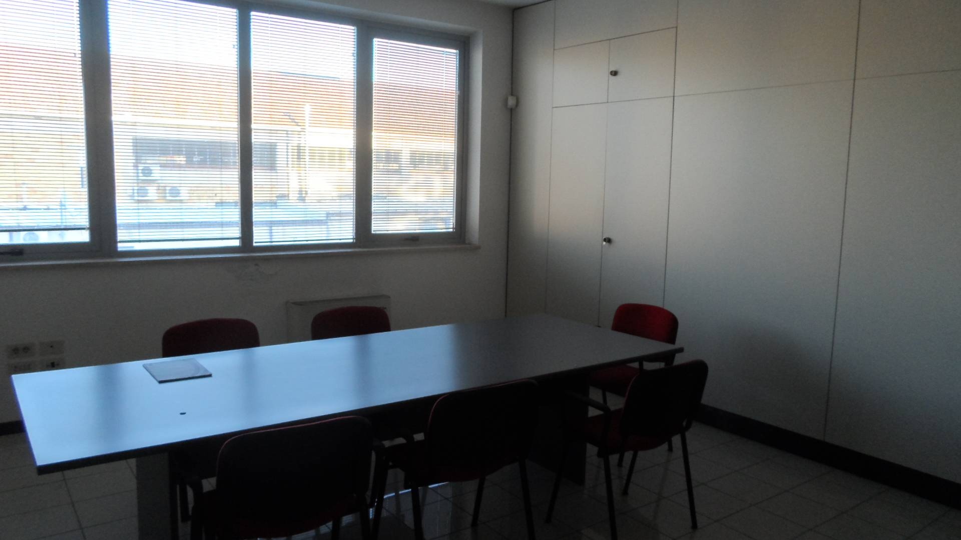 Locale commerciale in vendita a San Benedetto del Tronto, Porto d'Ascoli