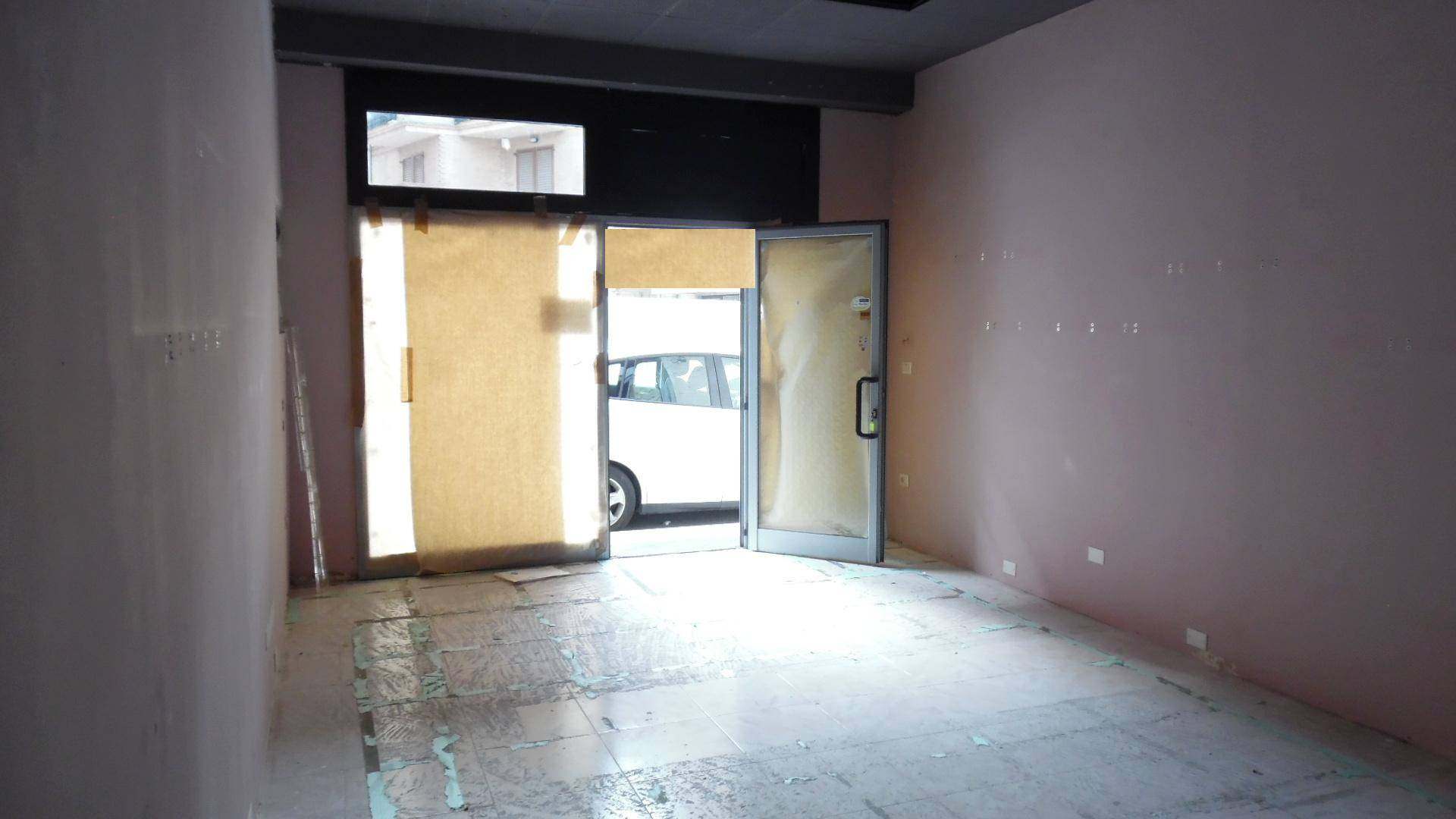 Locale commerciale in affitto a San Benedetto del Tronto, Centro