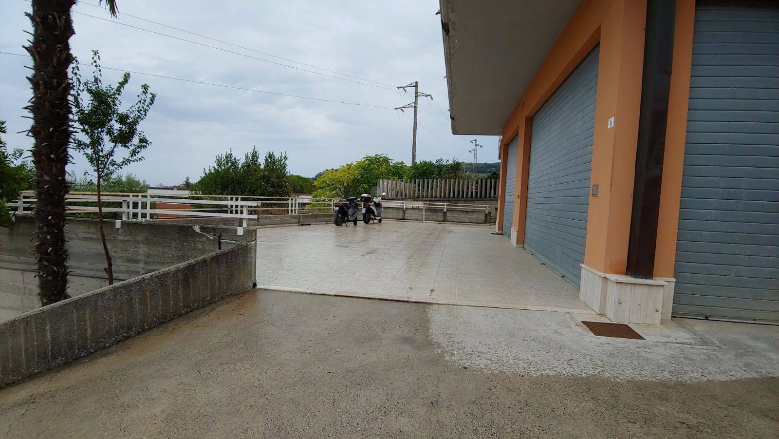 Locale artigianale in vendita a San Benedetto del Tronto, Ponte Rotto