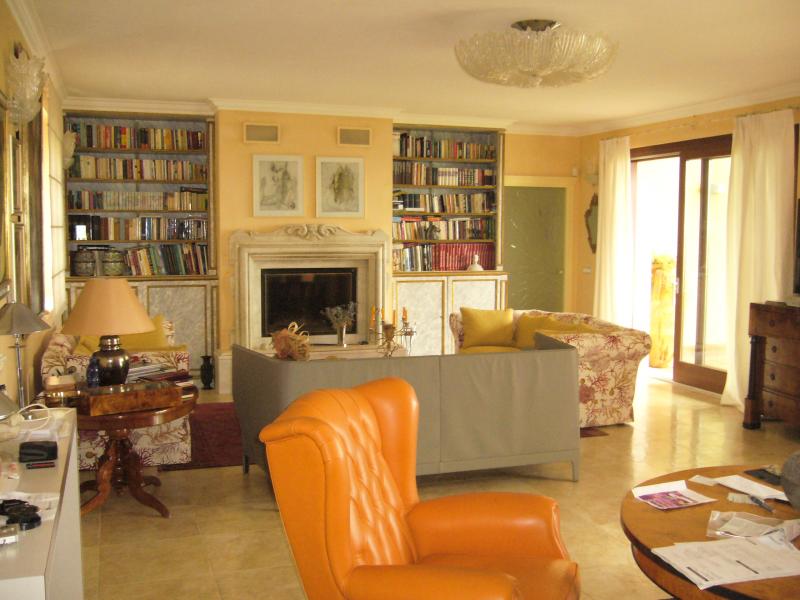 Villa in vendita a Colonnella, Contrada Rio Moro