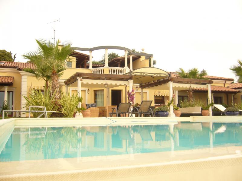 Villa in vendita a Colonnella, Contrada Rio Moro