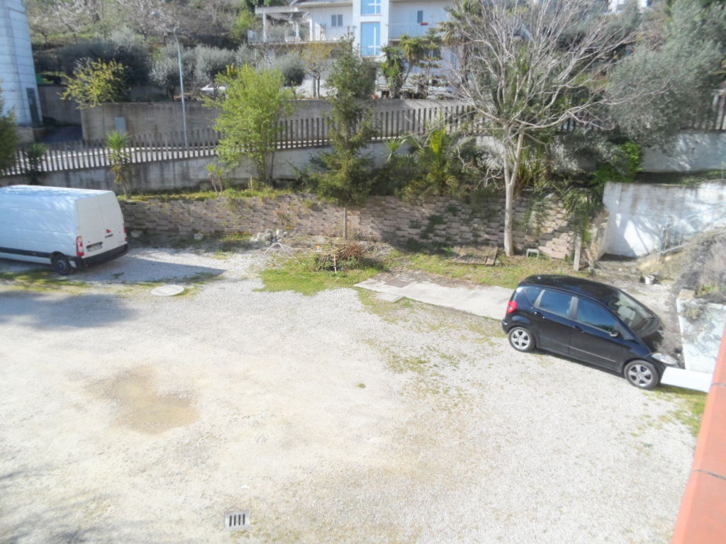 Locale artigianale in vendita a San Benedetto del Tronto, Collinare