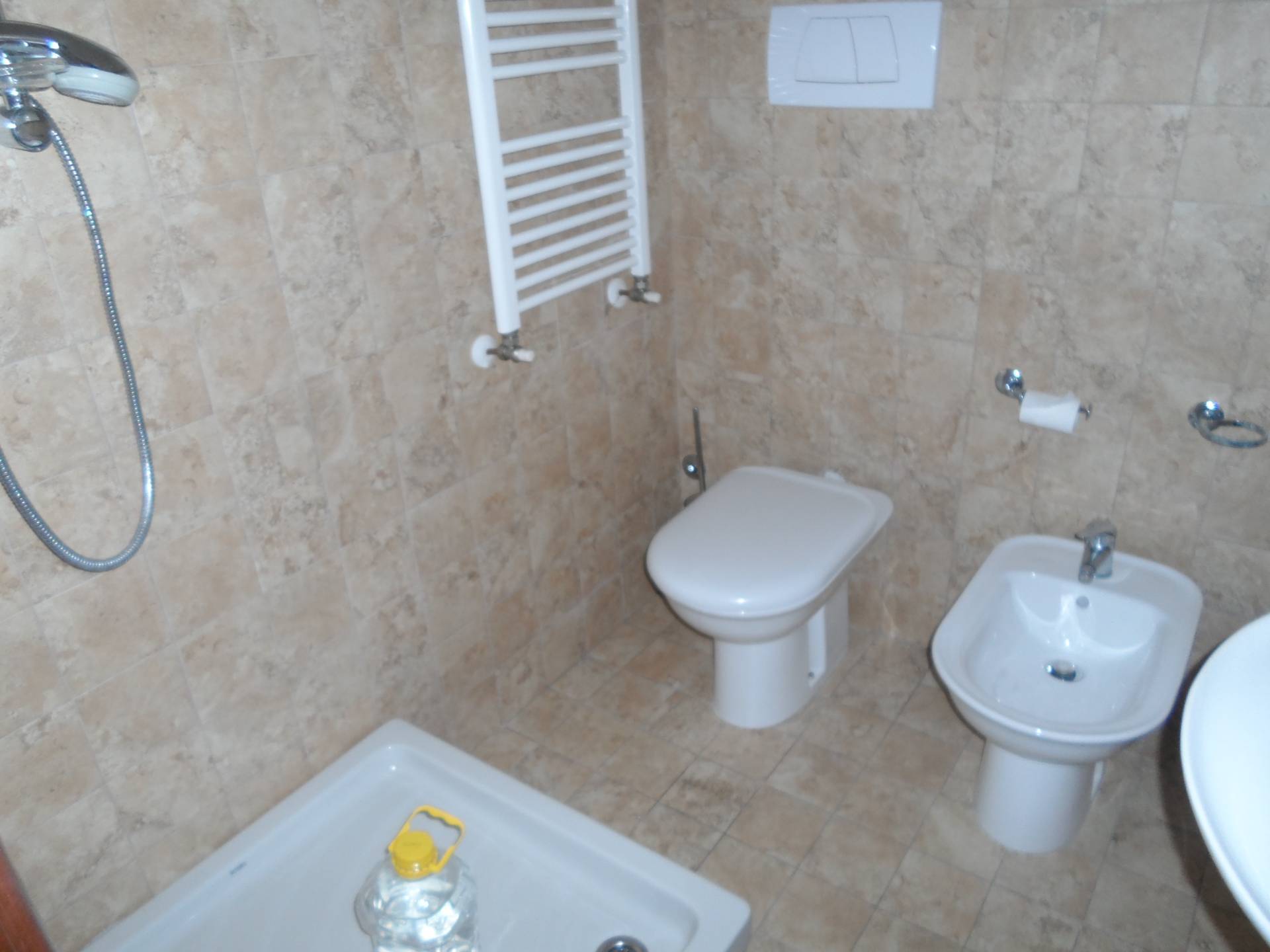 Locale commerciale in vendita a Monteprandone, Centobuchi