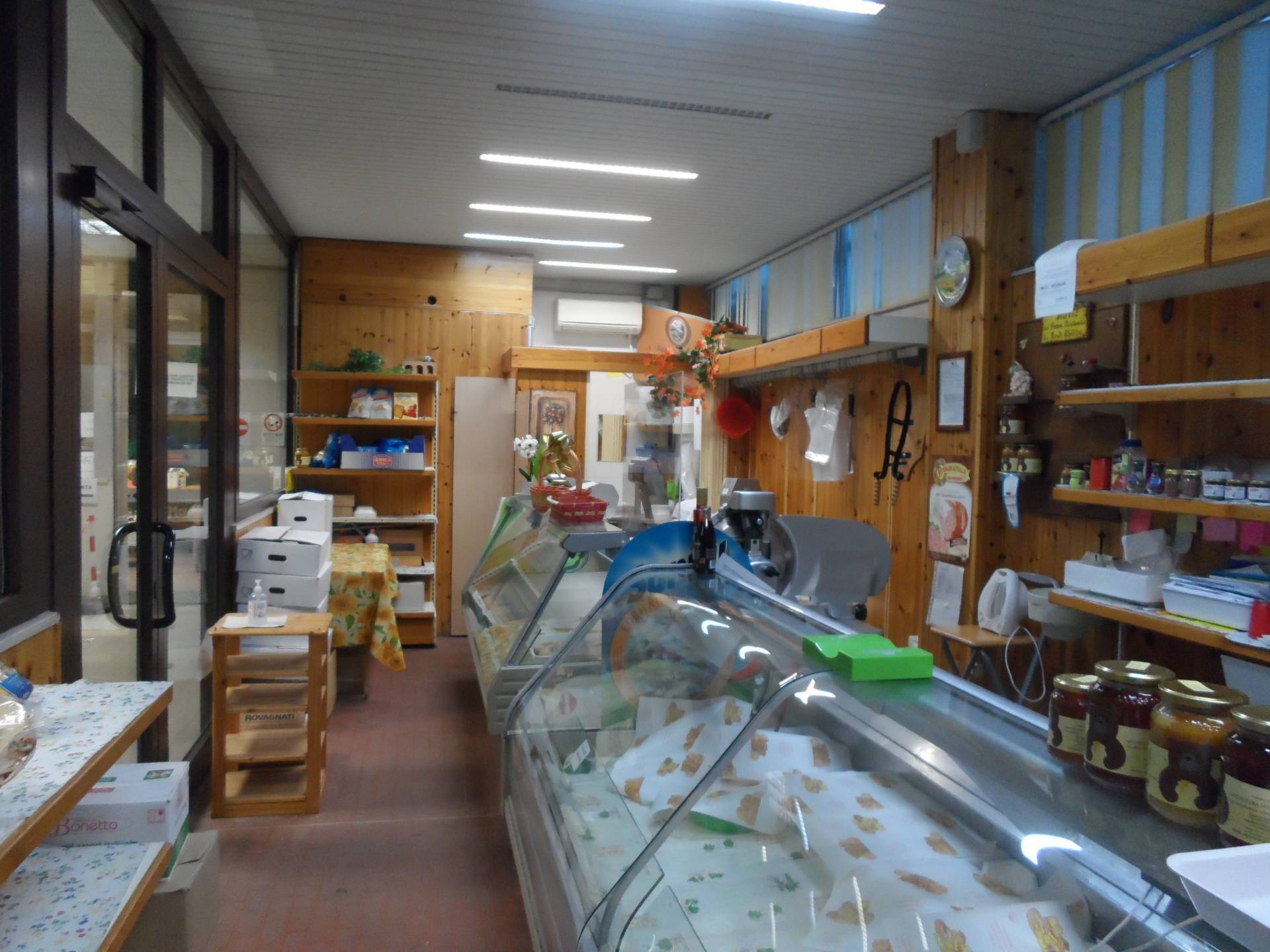 Alimentari in vendita a San Benedetto del Tronto, Viale De Gasperi