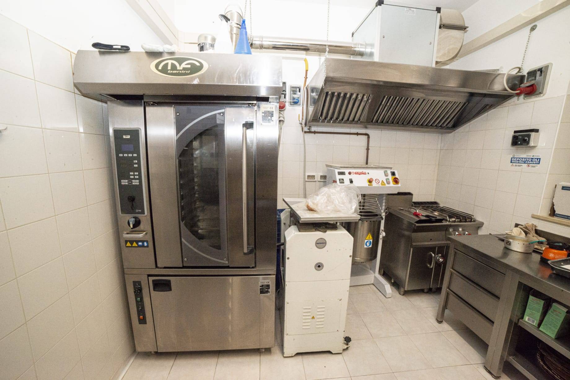 Bar - Pasticceria in vendita a Cupra Marittima, mare