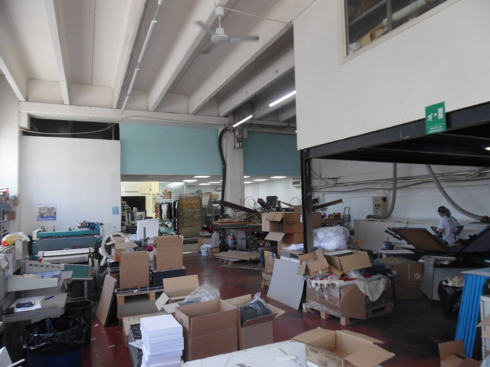 Locale artigianale in vendita a San Benedetto del Tronto, Porto d'Ascoli