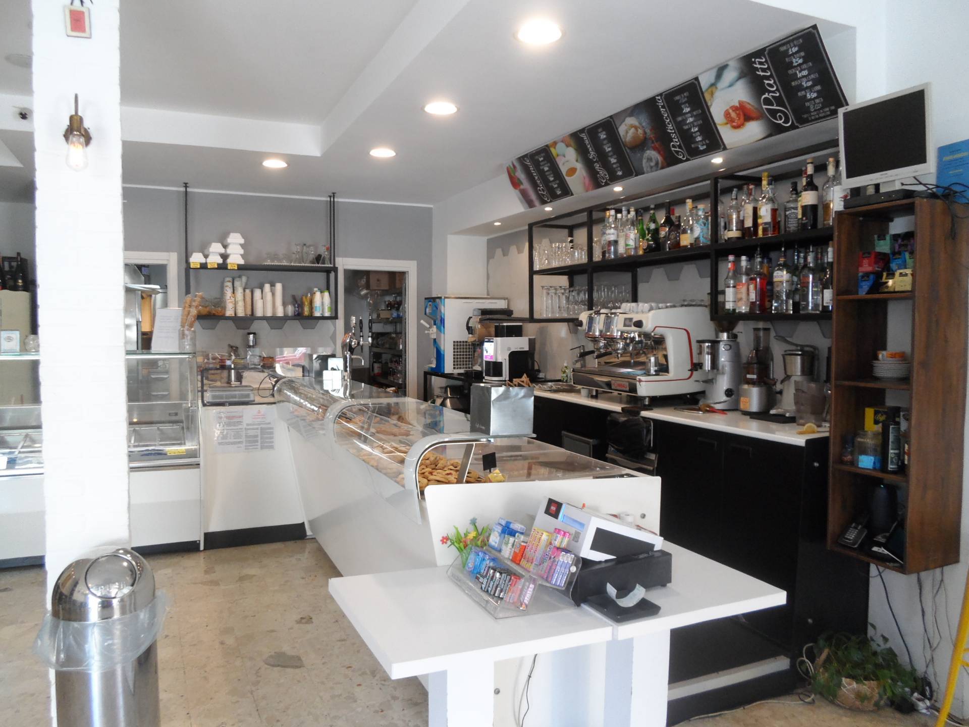 Bar - Gelateria in vendita a Spinetoli, Pagliare del Tronto