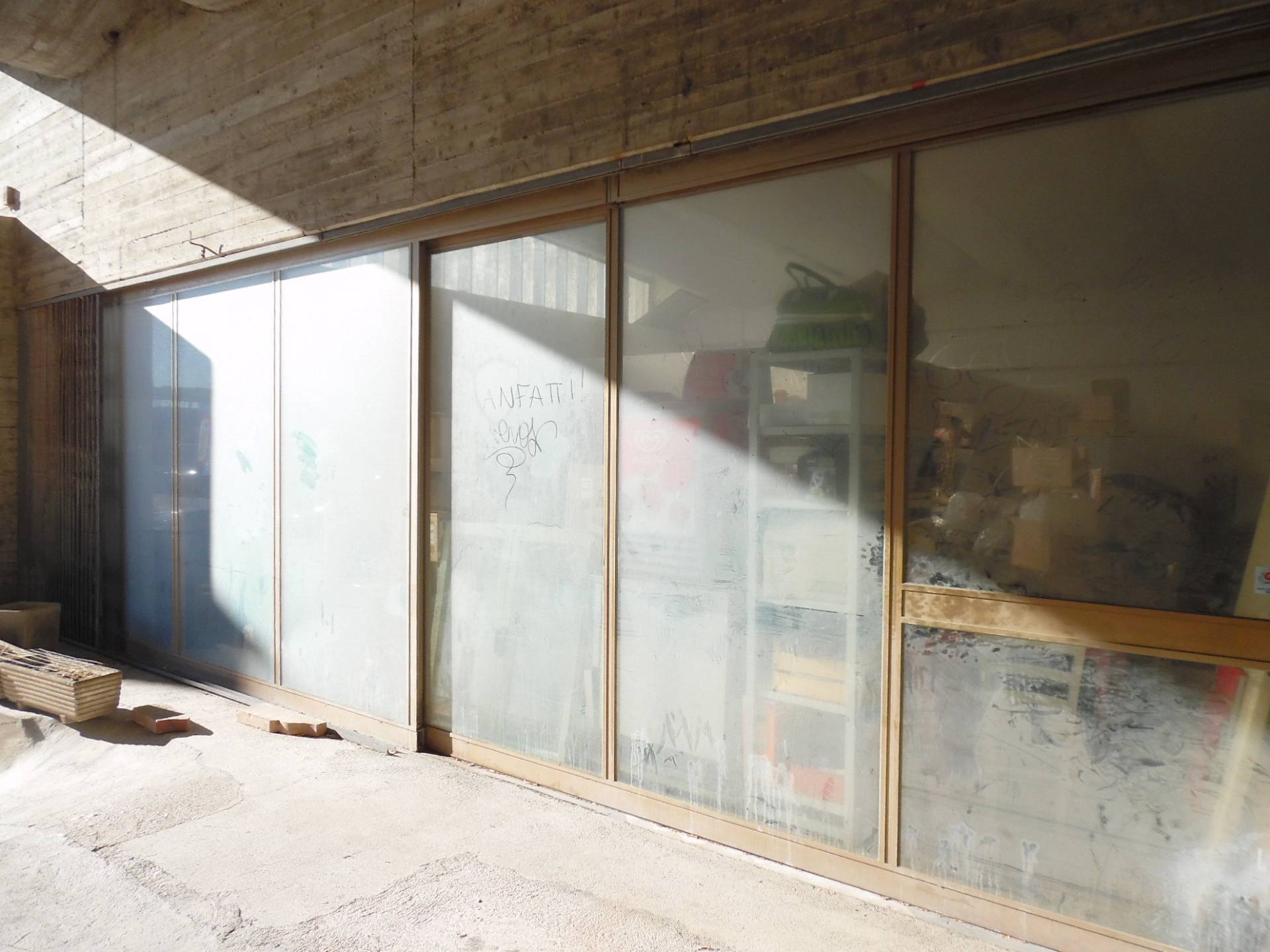 Magazzino - deposito in vendita a San Benedetto del Tronto, Strada Statale 16