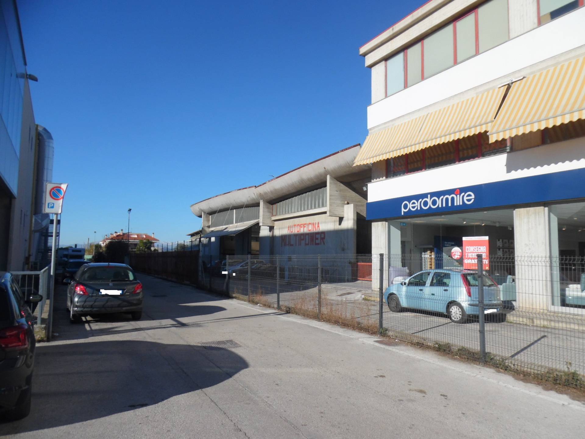 Magazzino - deposito in vendita a San Benedetto del Tronto, Strada Statale 16