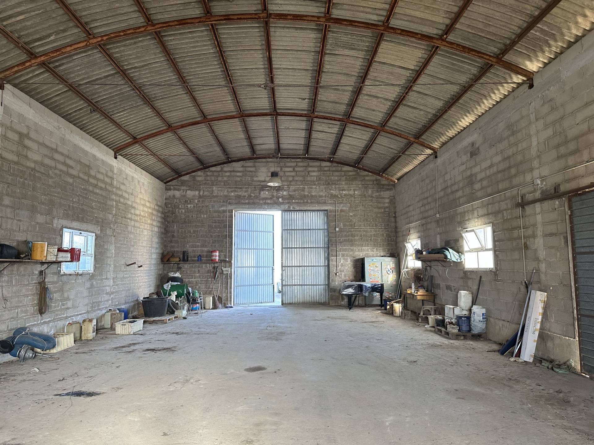 Capannone in vendita a Martinsicuro, Residenziale