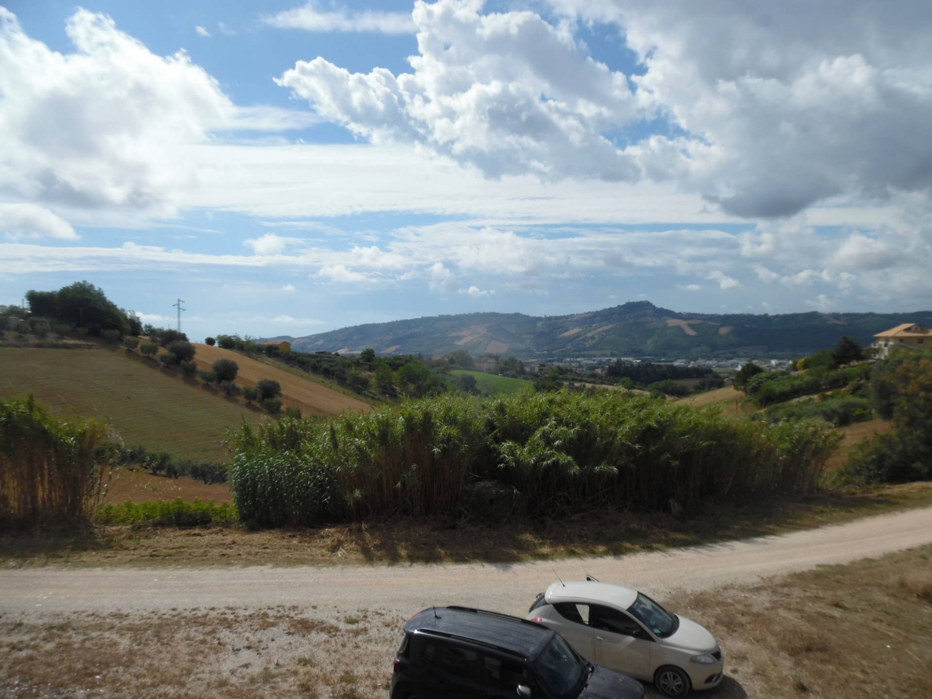 Casolare in vendita a Monteprandone, Centobuchi