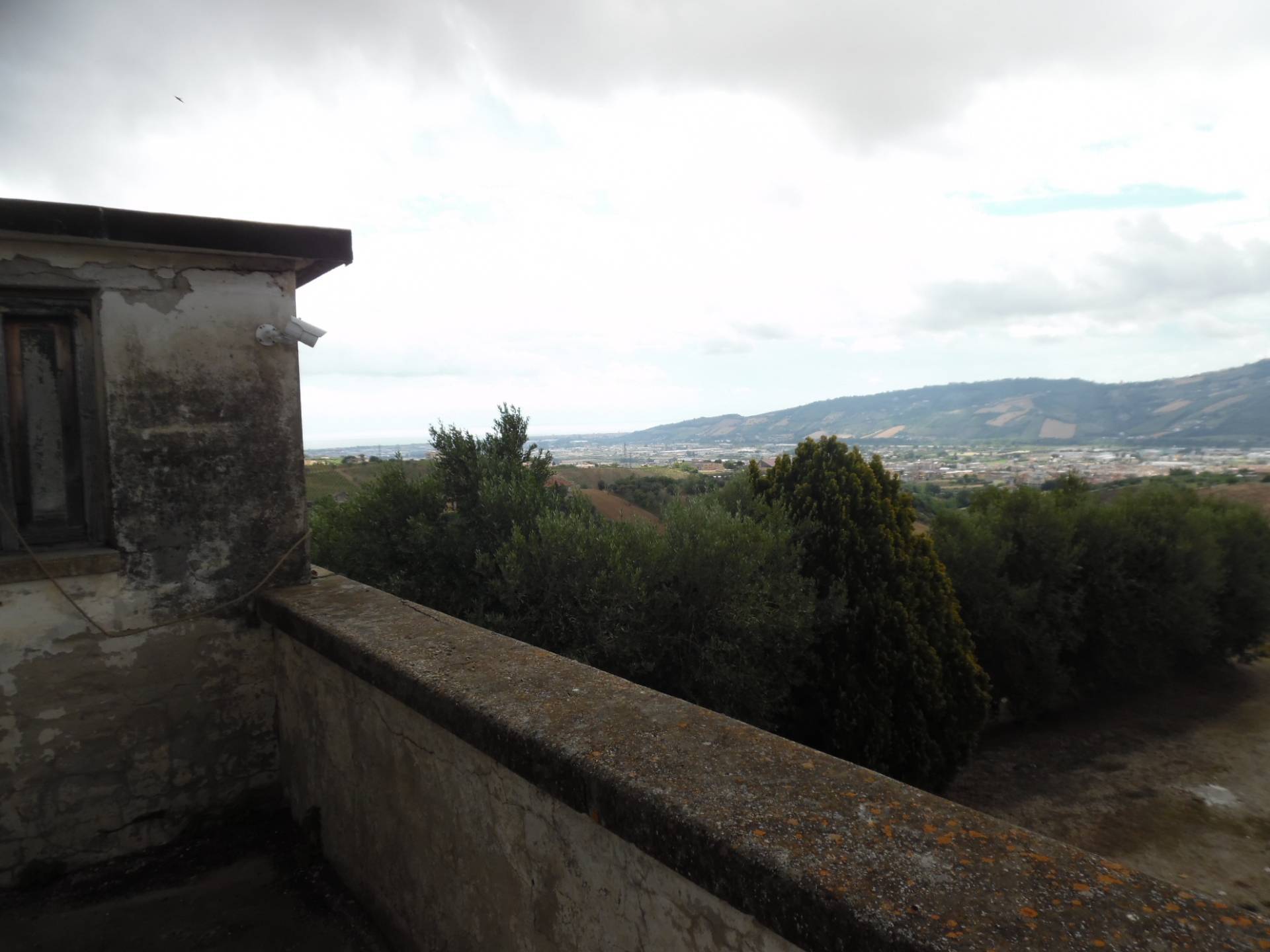 Casolare in vendita a Monteprandone, Centobuchi