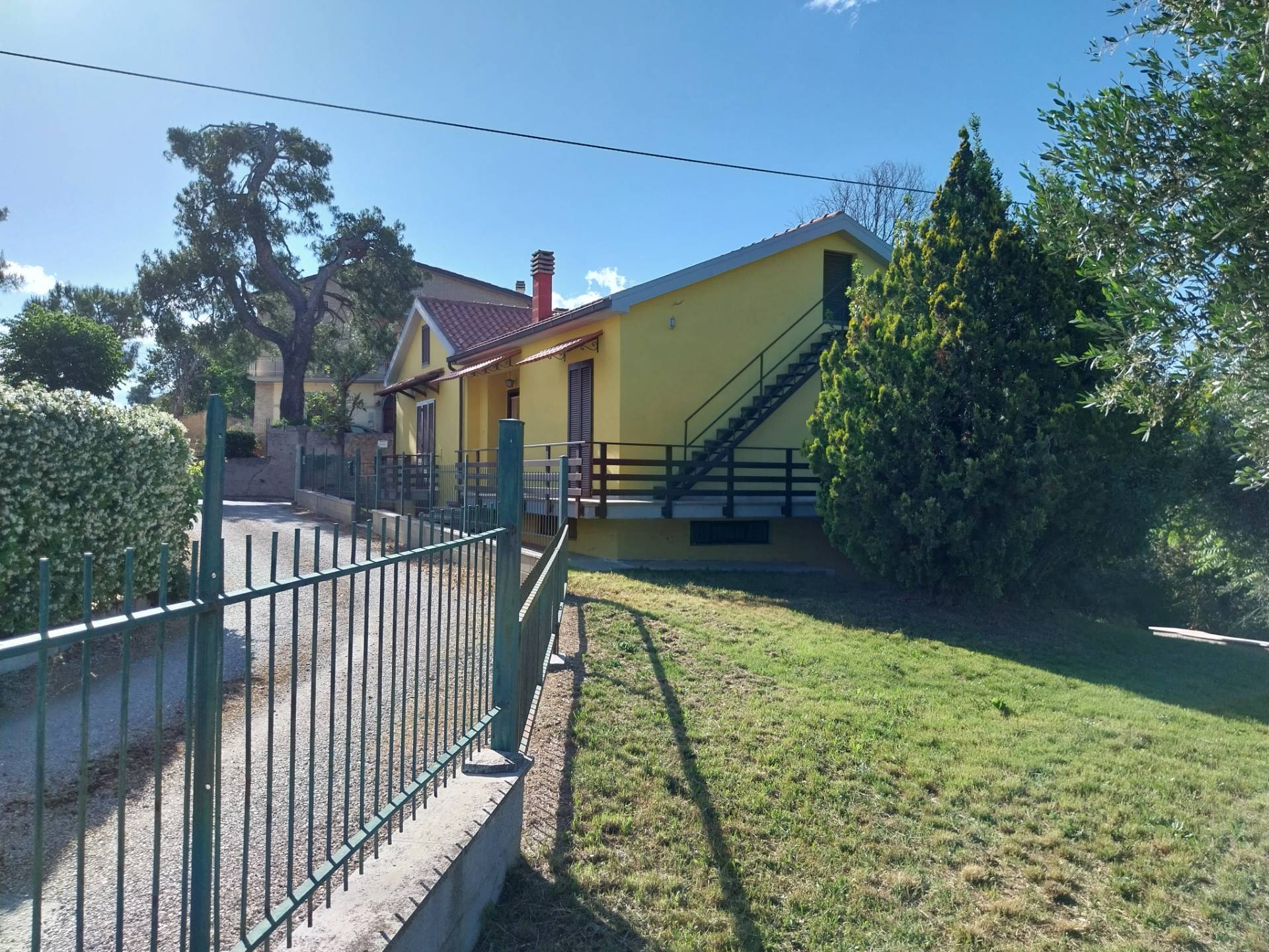 Casa singola in vendita a Castorano, Rocchetta