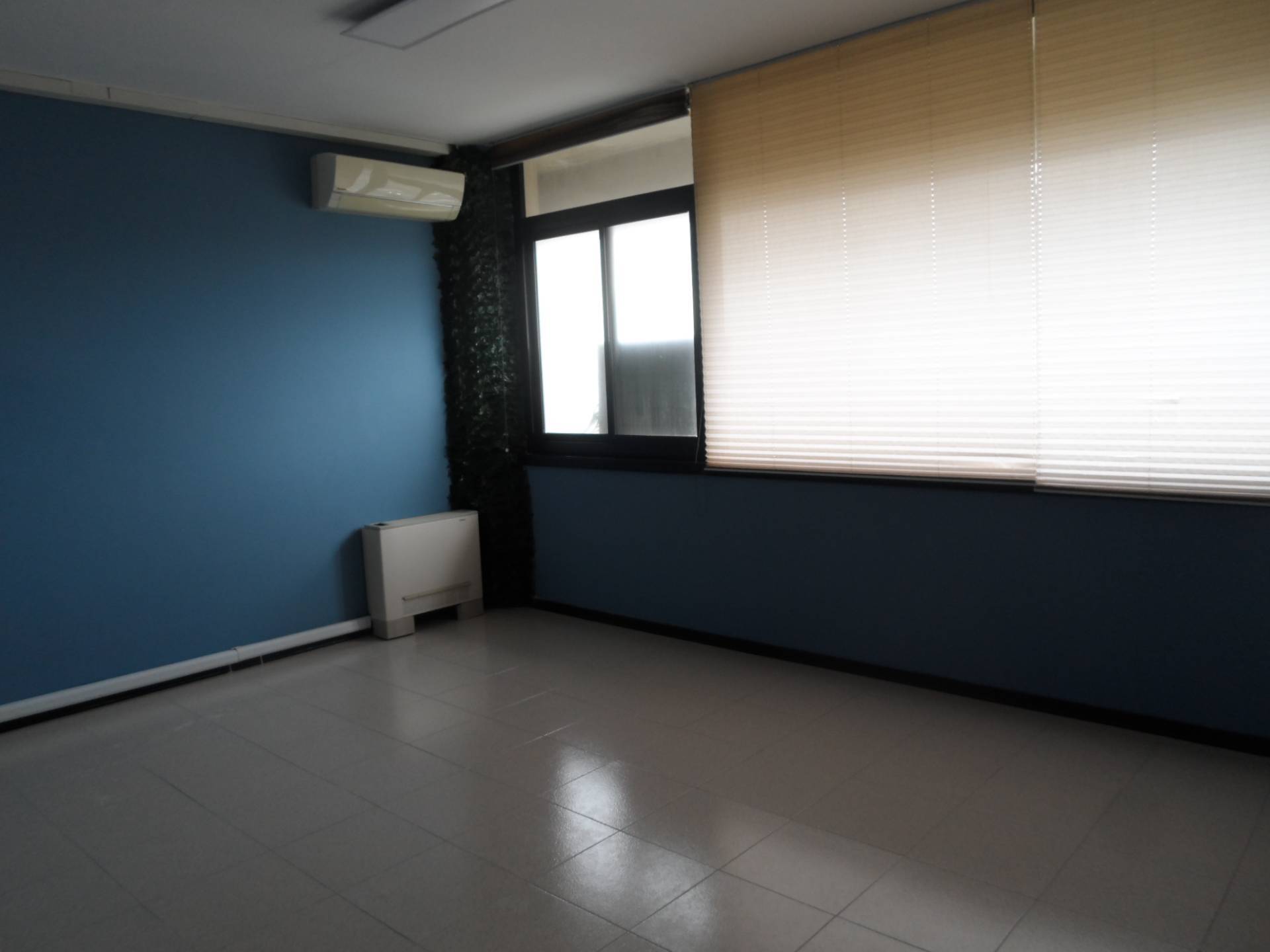 Studio/Ufficio in affitto a San Benedetto del Tronto, Porto d'Ascoli