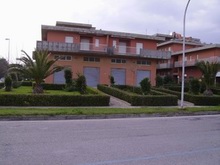Locale commerciale in vendita a Martinsicuro, Villa Rosa