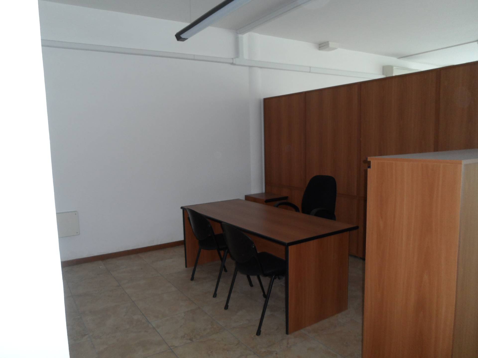 Locale commerciale in vendita a Monteprandone, Centobuchi