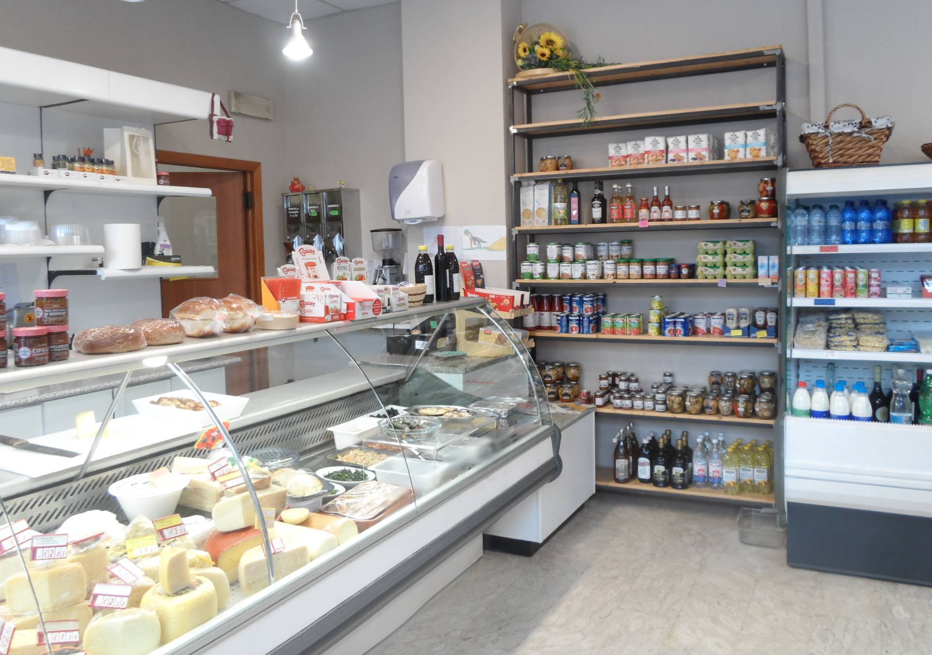 Alimentari in vendita a Grottammare, Centro