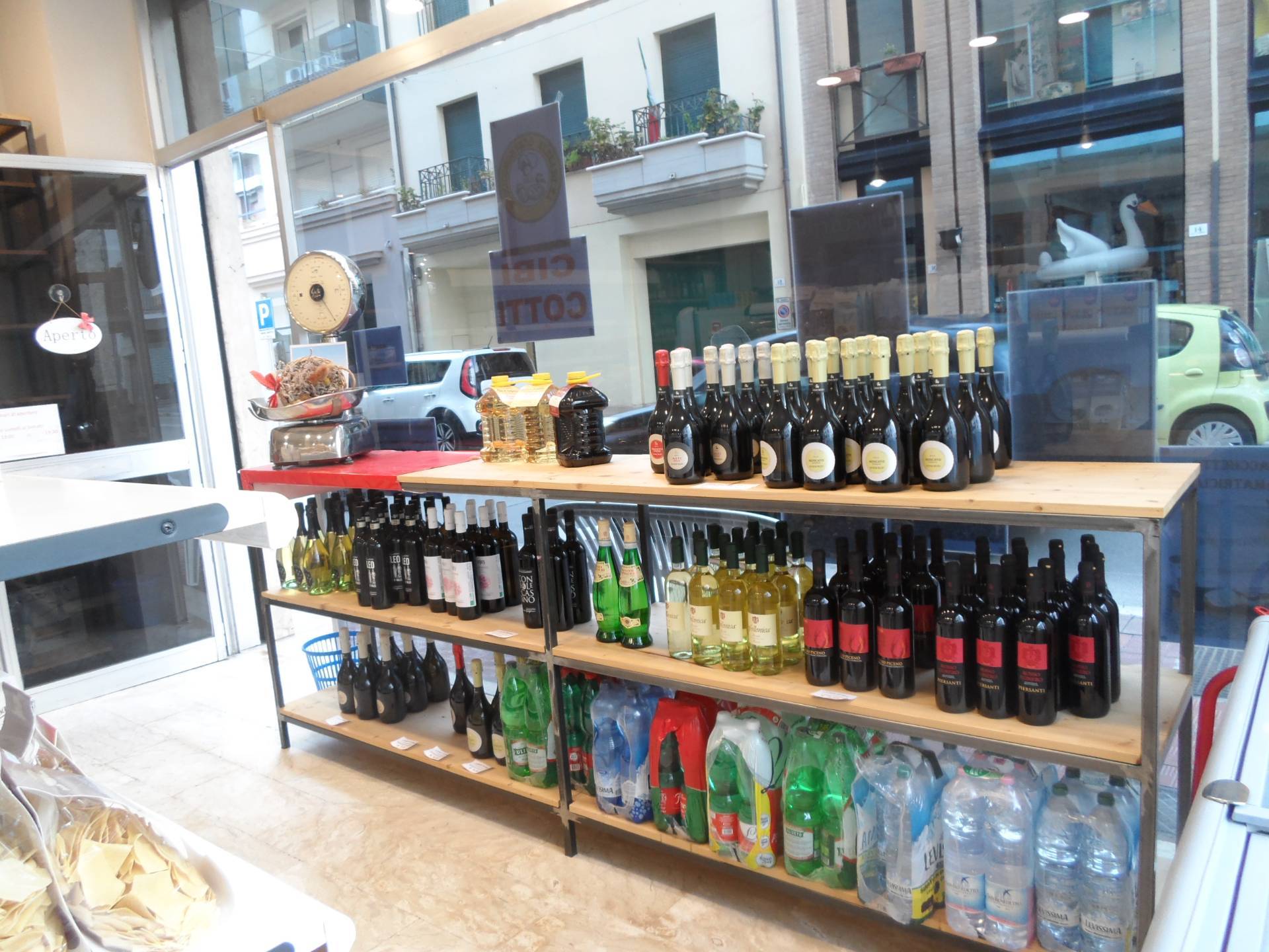 Alimentari in vendita a Grottammare, Centro