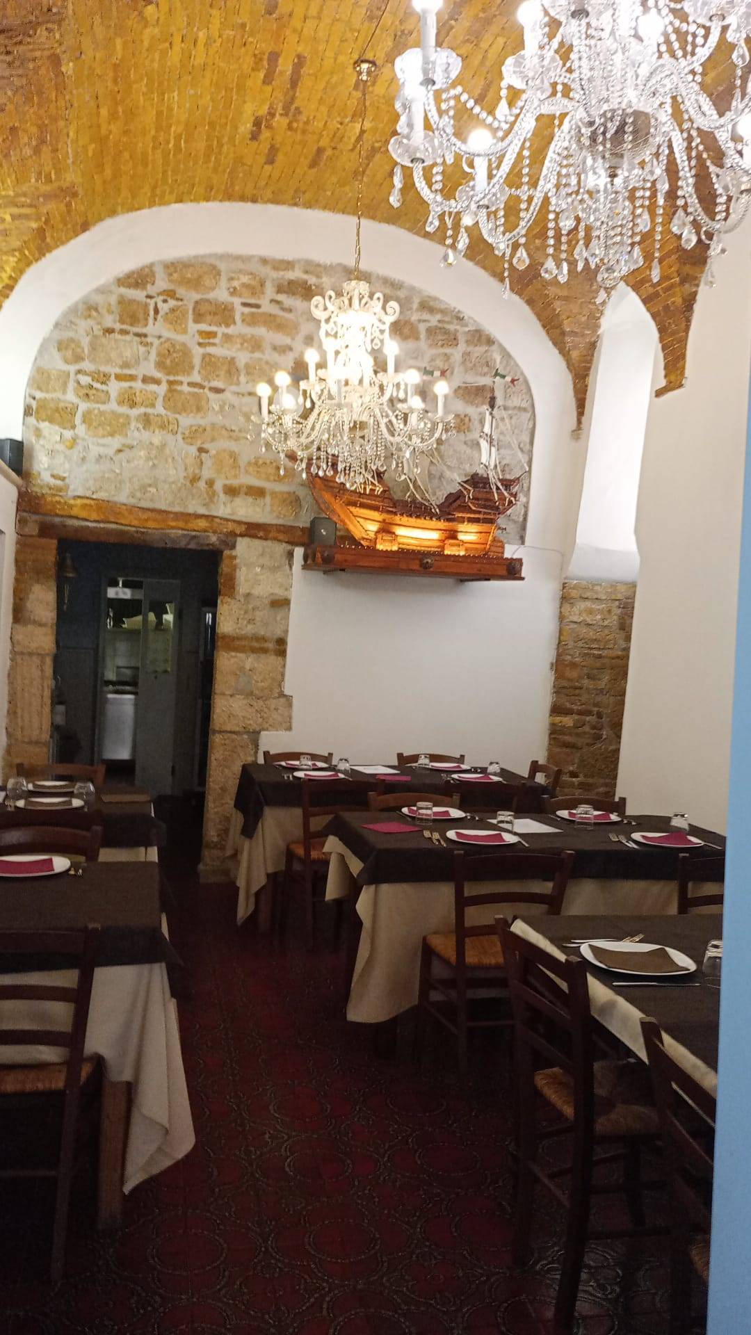 Ristorante in vendita a Ascoli Piceno, Centro Storico