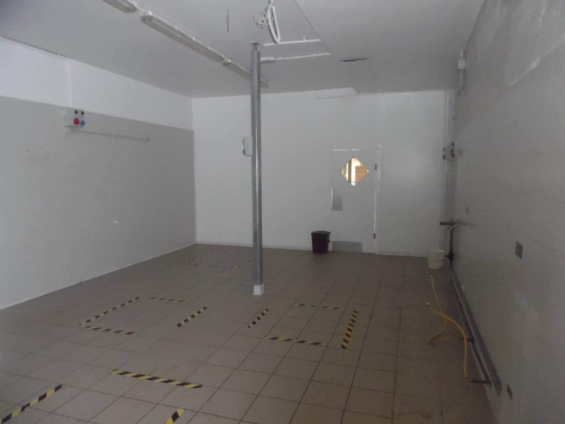 Locale commerciale in vendita a San Benedetto del Tronto, Porto d'Ascoli